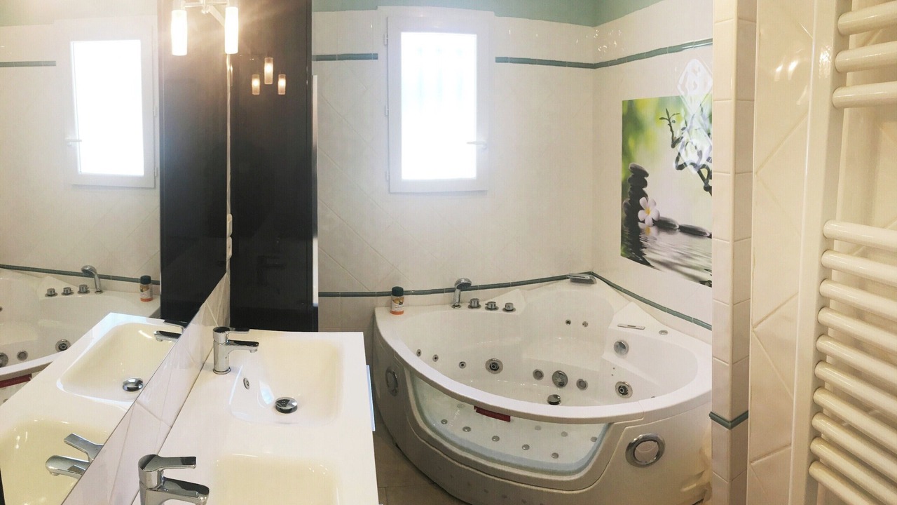 Photo of Bathroom in Vers-Pont-du-Gard