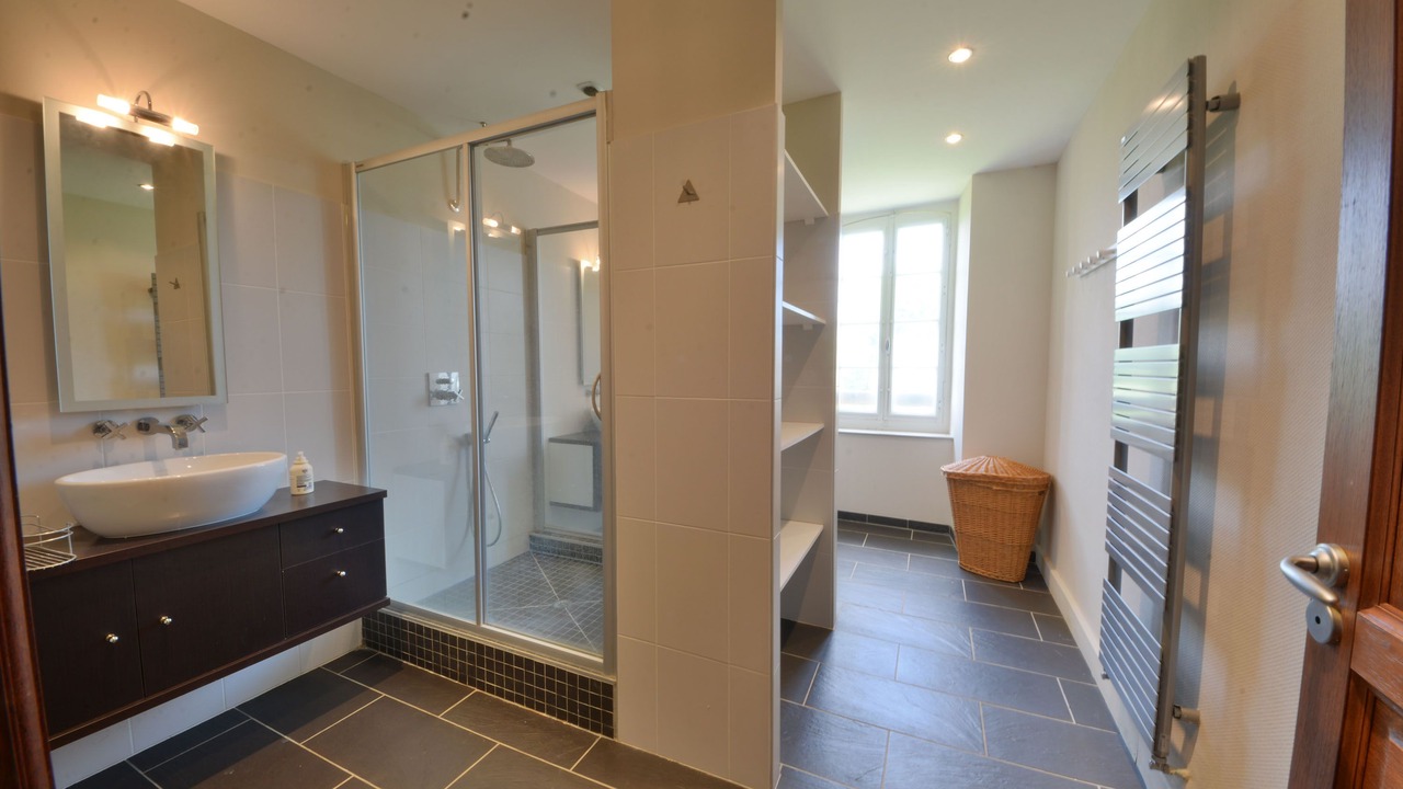 Photo of Bathroom in Buzy