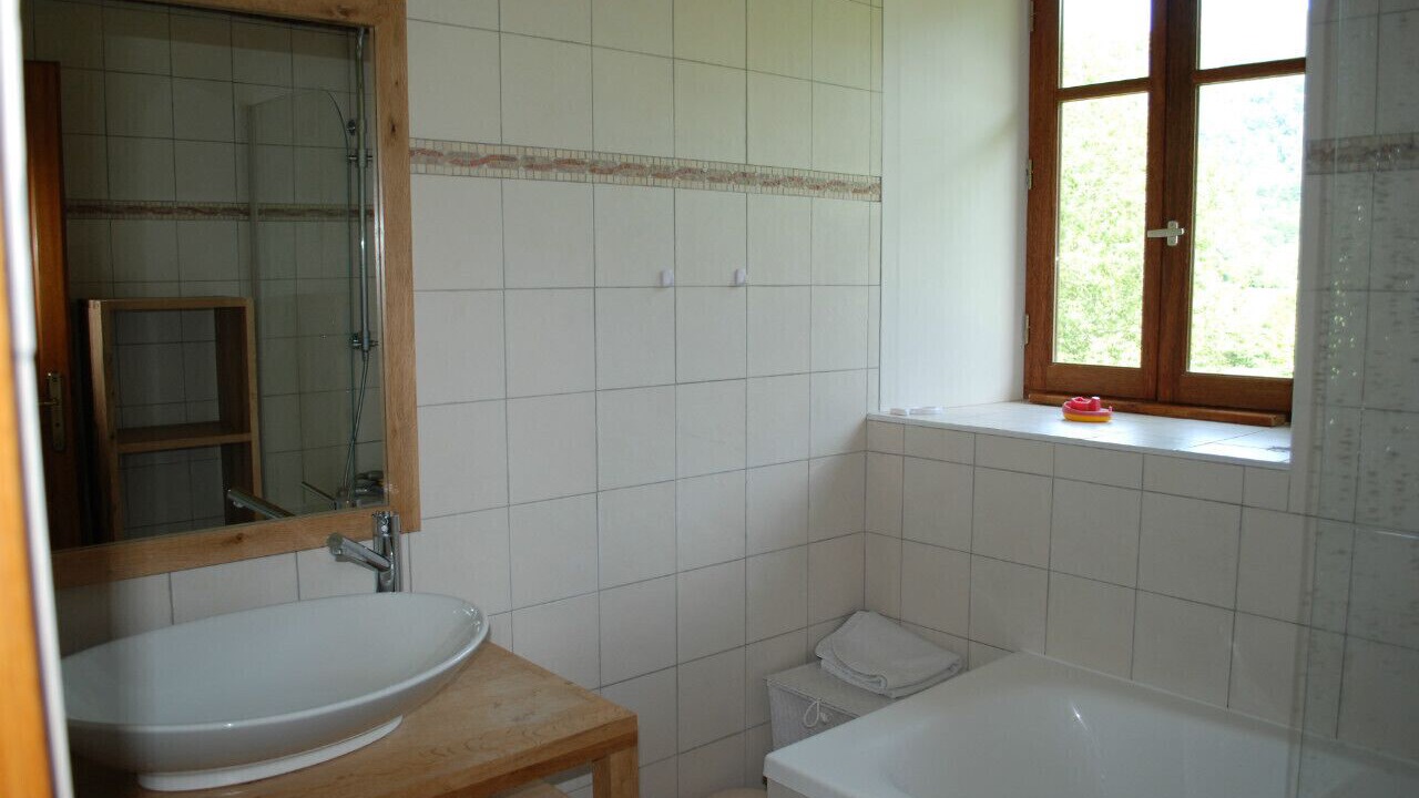 Photo of Bathroom in Aucun