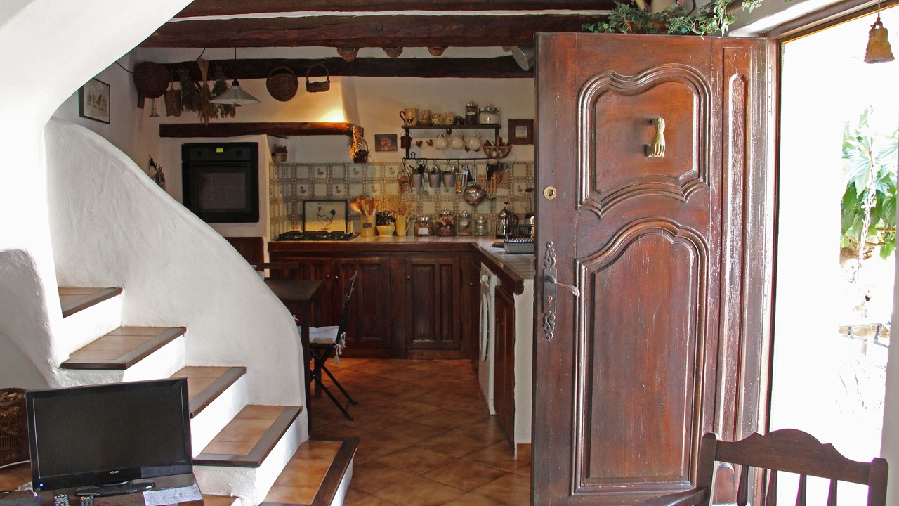 Photo of Kitchen in Village of Castellet