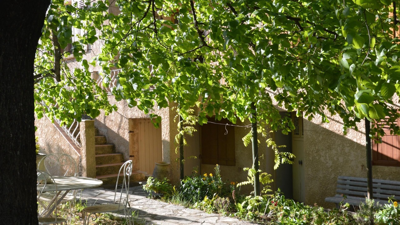 Photo of Outdoor in Aups