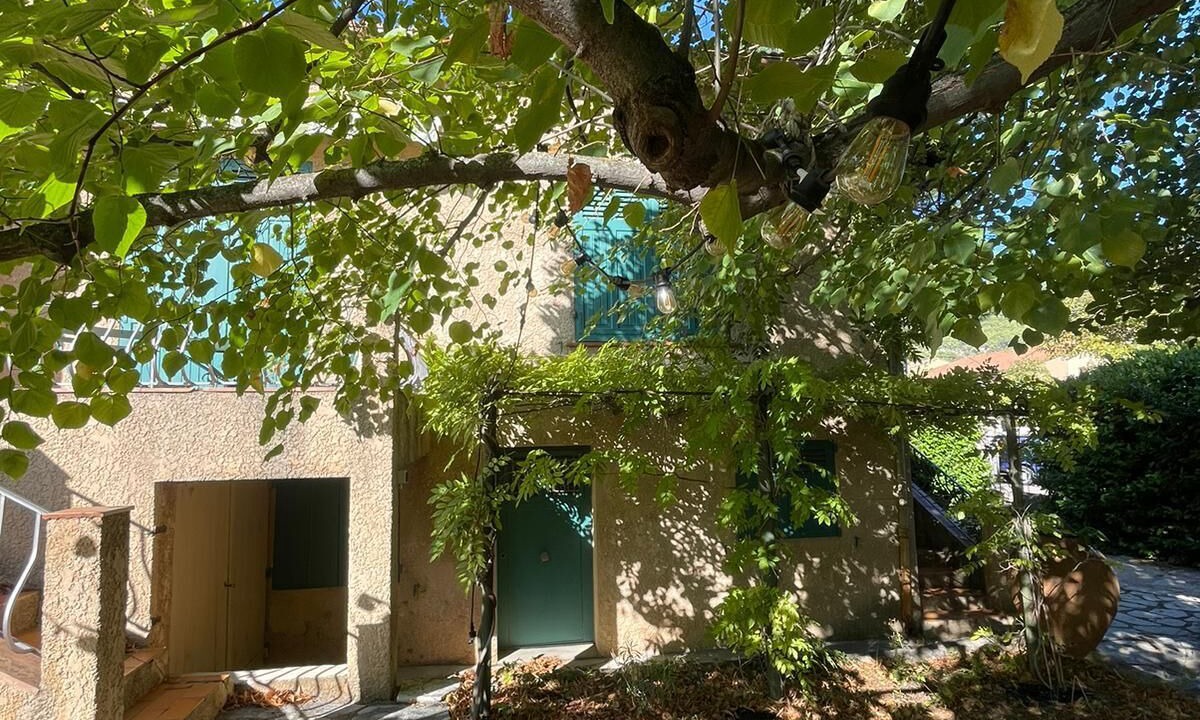 Photo of Outdoor in Aups