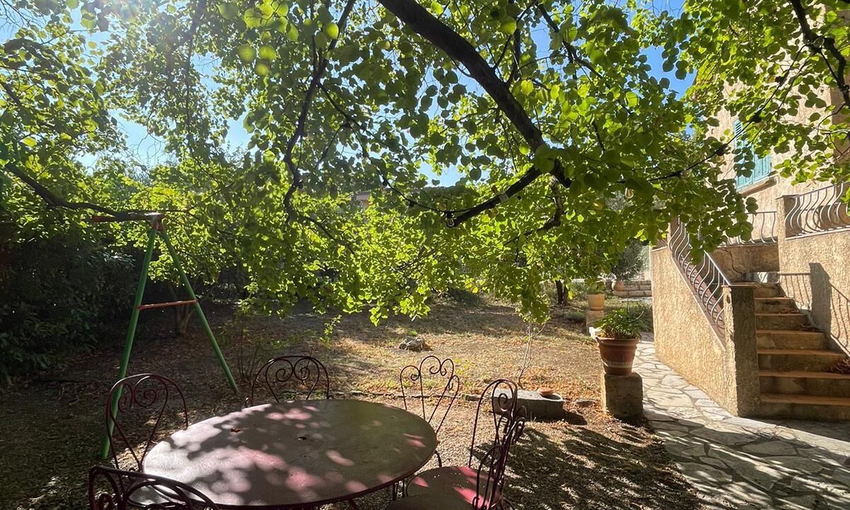 Photo of Outdoor in Aups