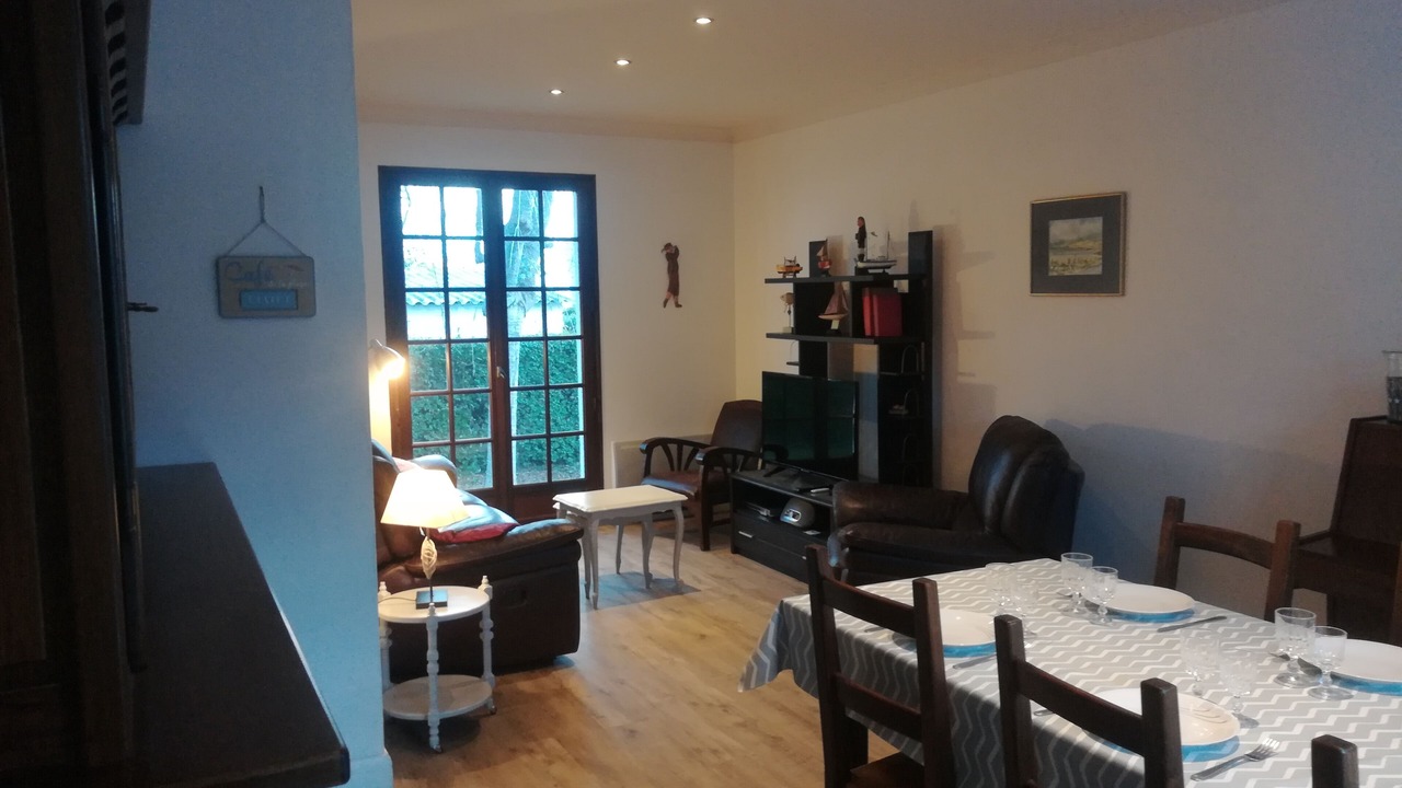 Photo of Livingroom in Tredrez-Locquemeau