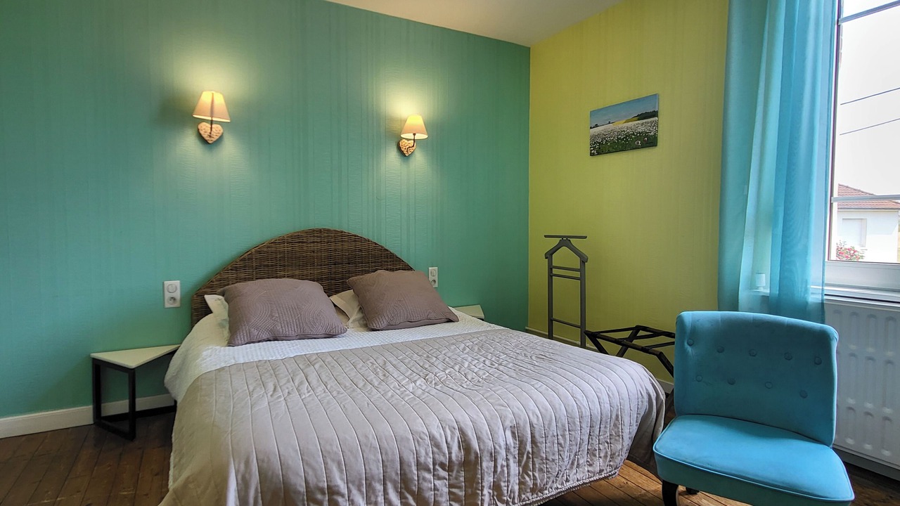 Photo of Bedroom in Saint-Remy-le-Petit
