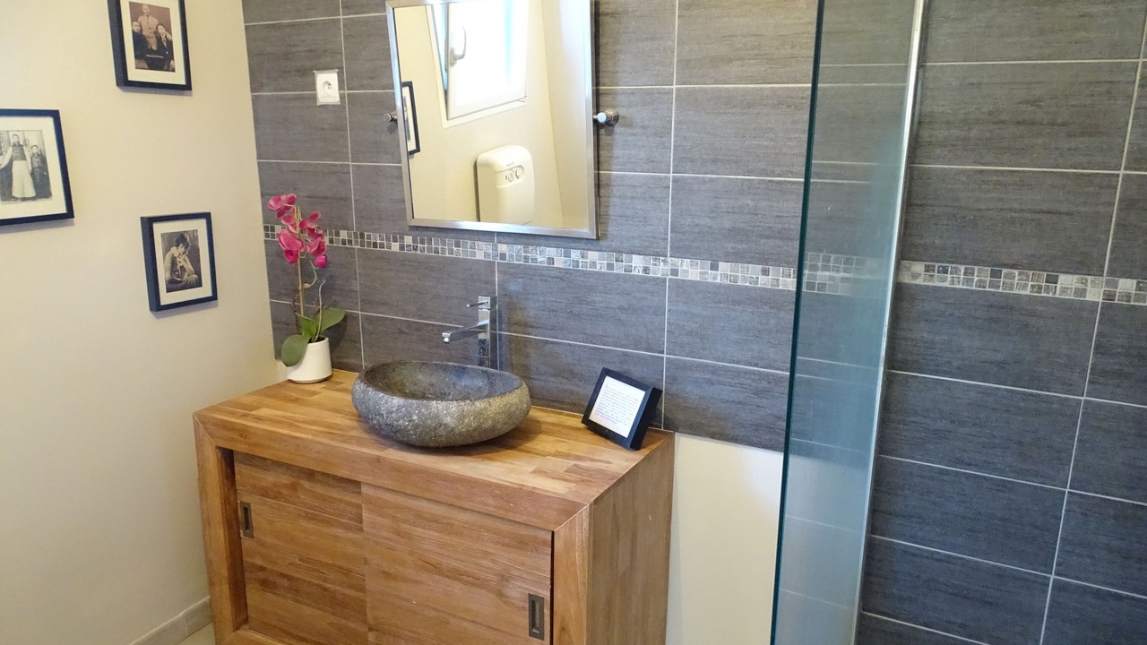 Photo of Bathroom in Lantic