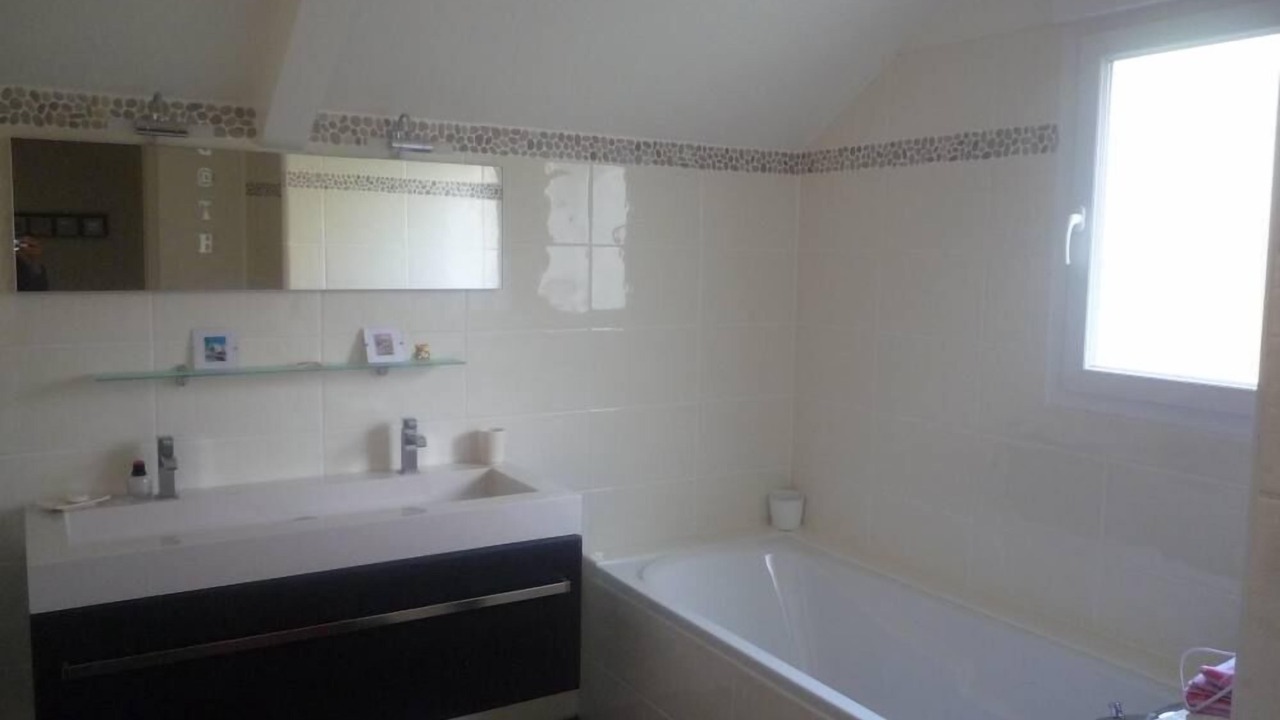 Photo of Bathroom in Lamballe