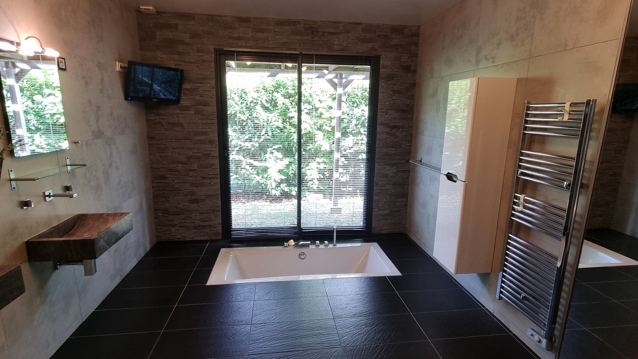 Photo of Bathroom in Lesmont