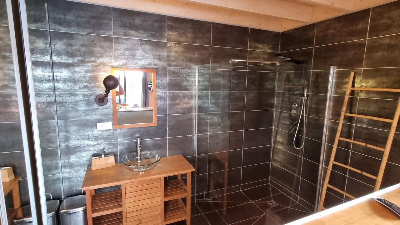 Photo of Bathroom in Lesmont