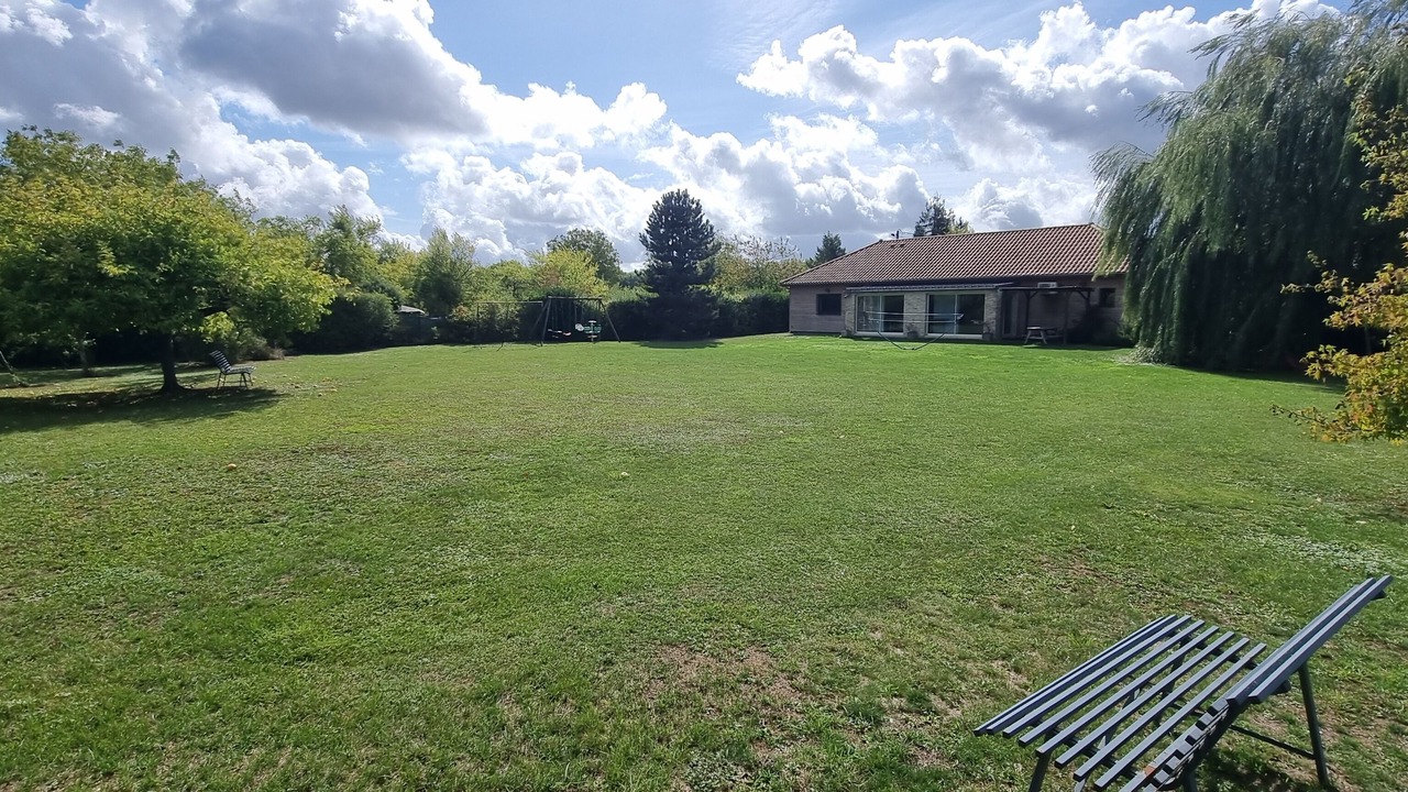 Photo of Outdoor in Lesmont