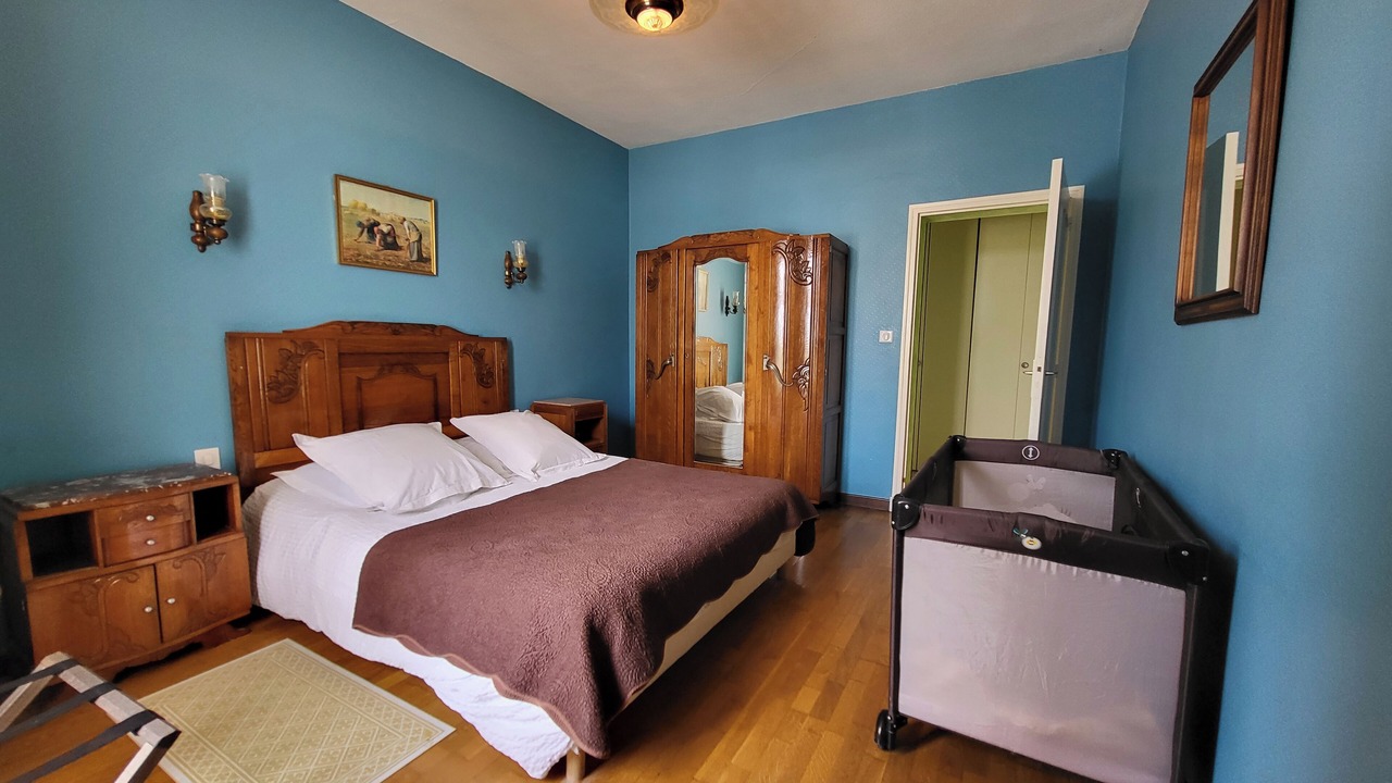 Photo of Bedroom in Saint-Remy-le-Petit