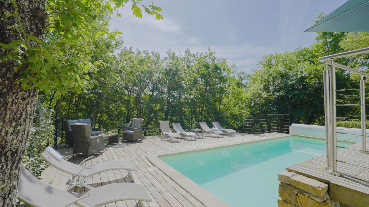 Photo of Outdoor in Thedirac