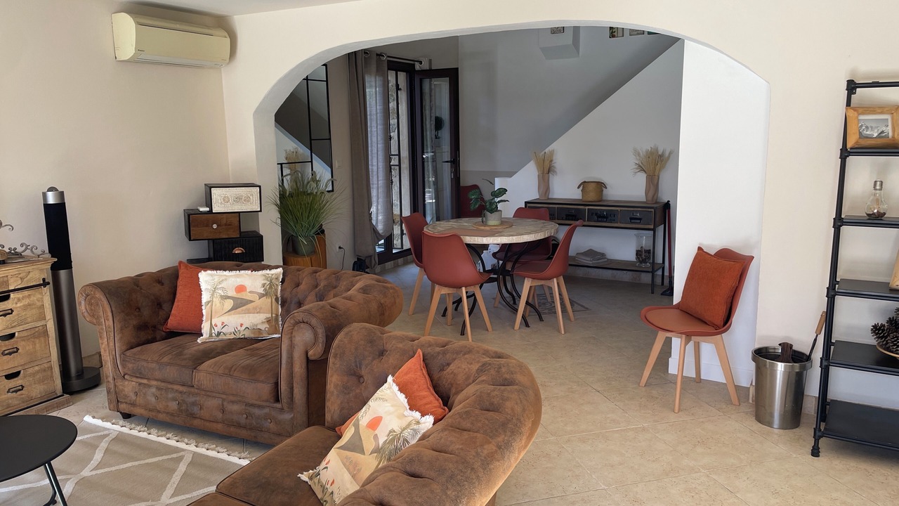 Photo of Livingroom in Ampus