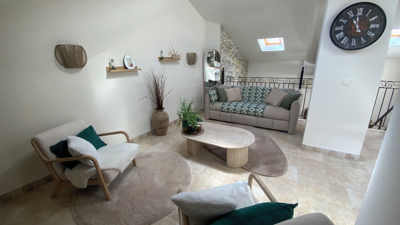 Photo of Livingroom in Ampus