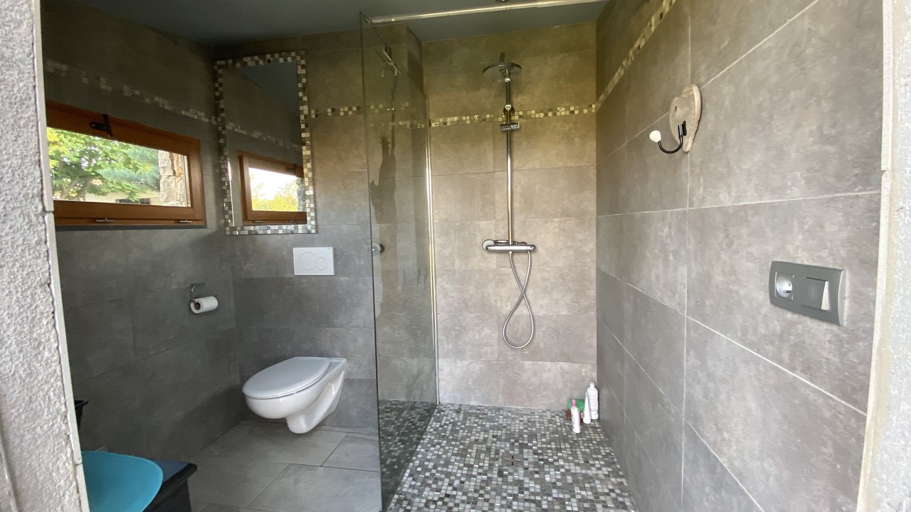 Photo of Bathroom in Ampus