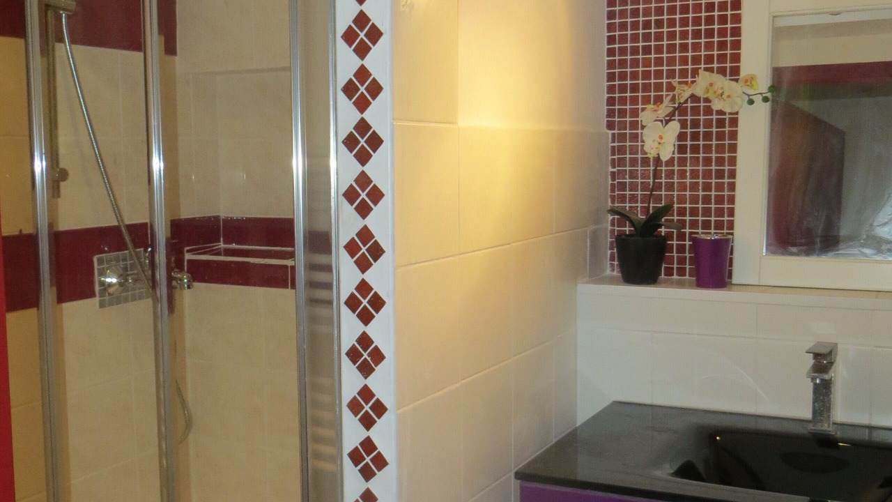Photo of Bathroom in Comus