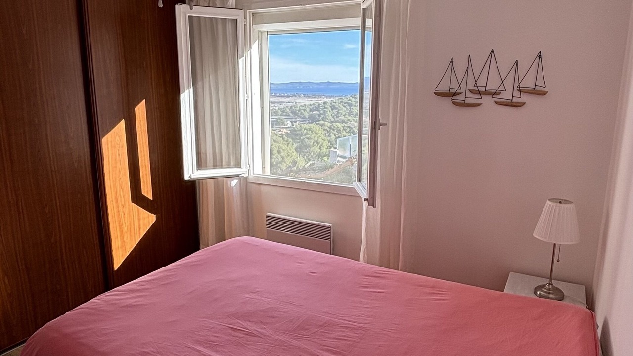 Photo of Bedroom in Hyeres