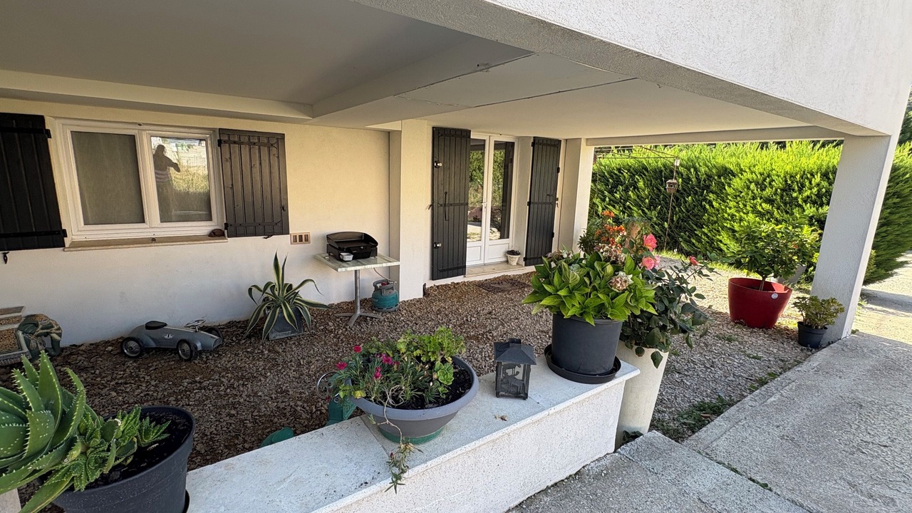 Photo of Patio Balcony in Riez