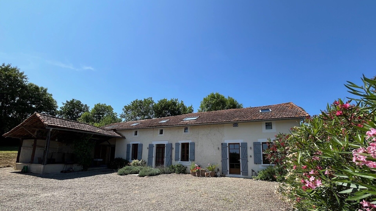 Photo of Outdoor in Monfaucon