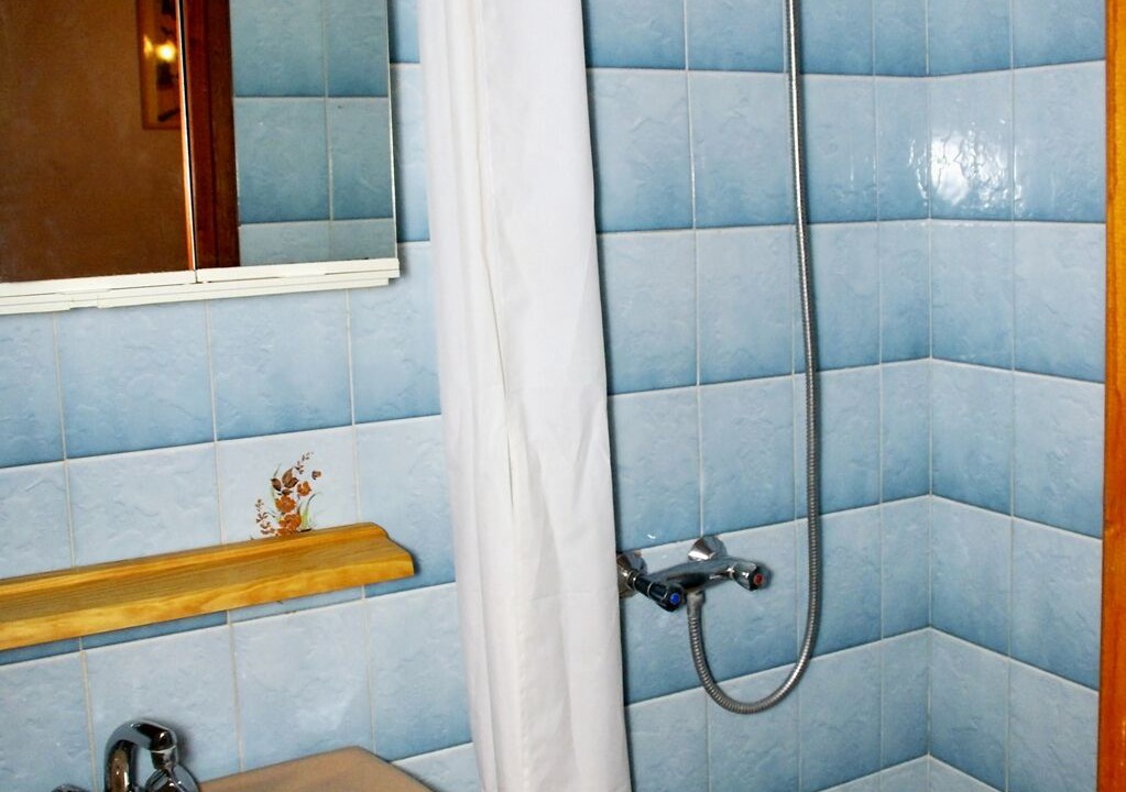 Photo of Bathroom in Ledenon