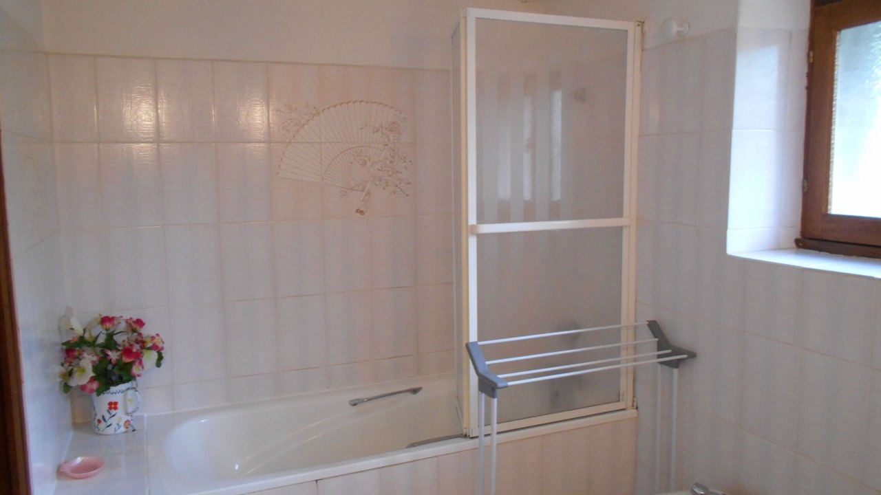 Photo of Bathroom in Thebe