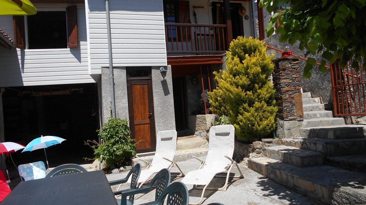 Photo of Outdoor in Thebe