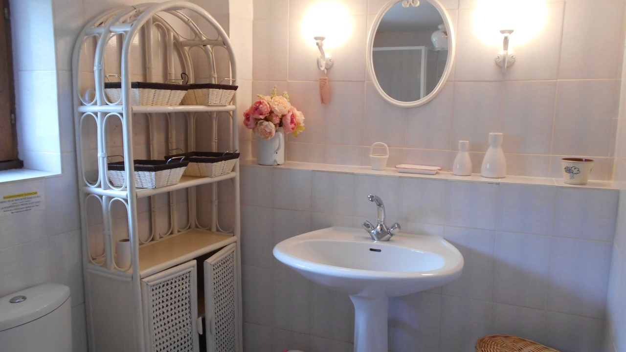 Photo of Bathroom in Thebe