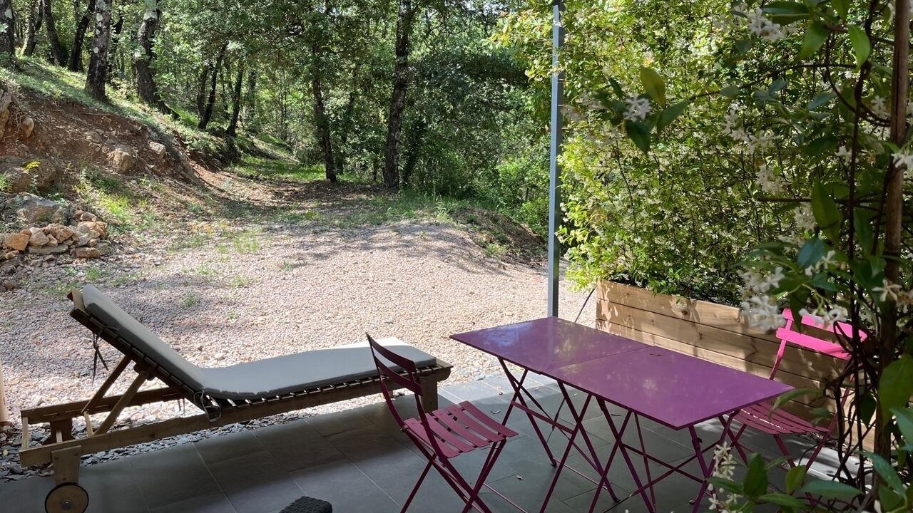 Photo of Patio Balcony in Meounes-les-Montrieux