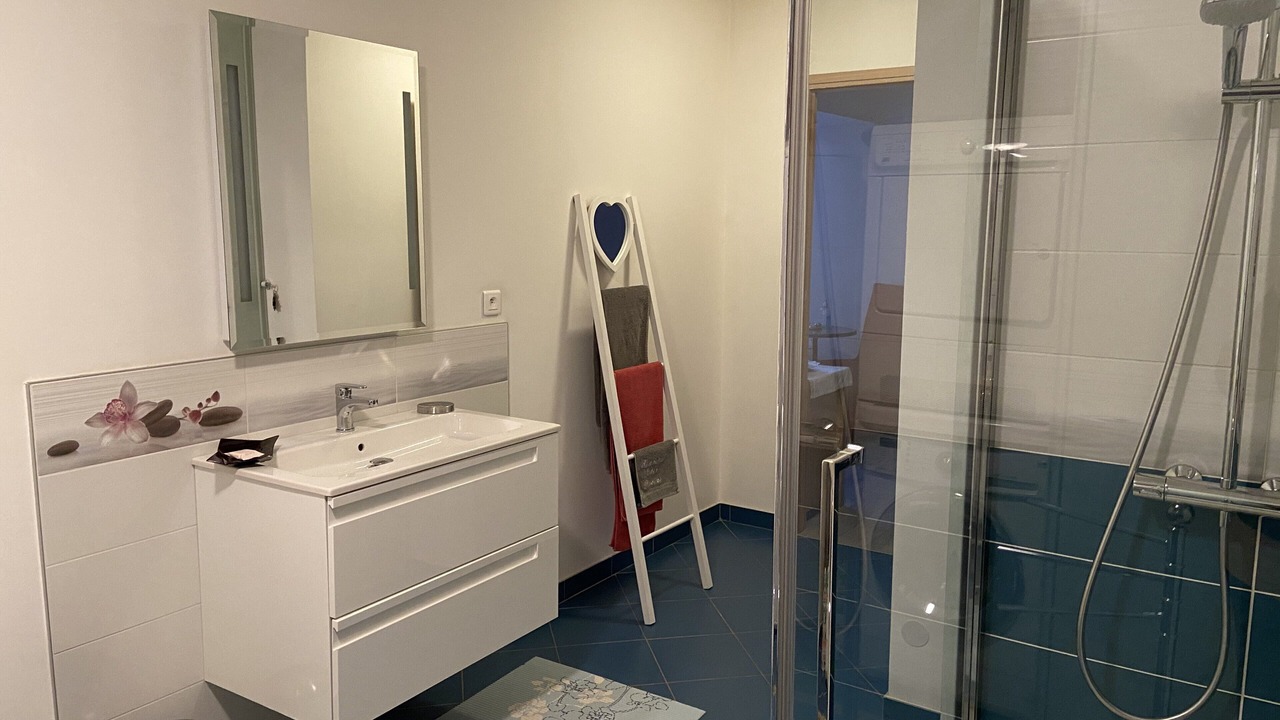 Photo of Bathroom in Fralignes