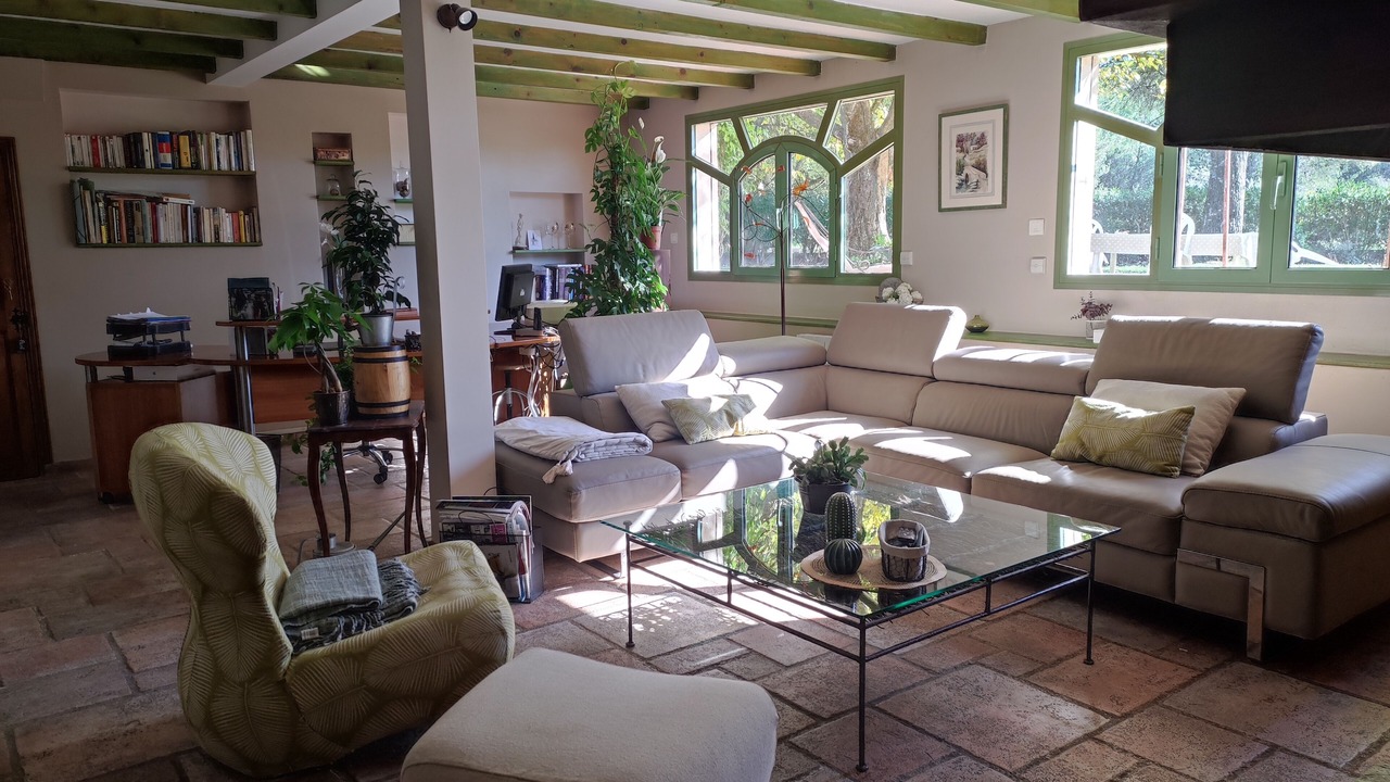 Photo of Livingroom in Nimes