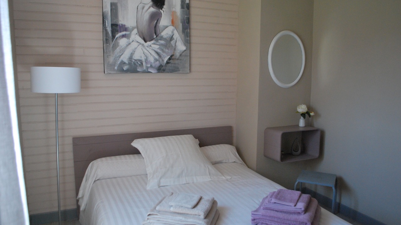 Photo of Bedroom in Nimes