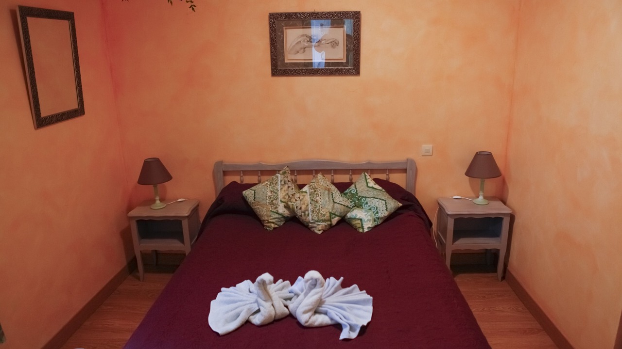 Photo of Bedroom in Thenon