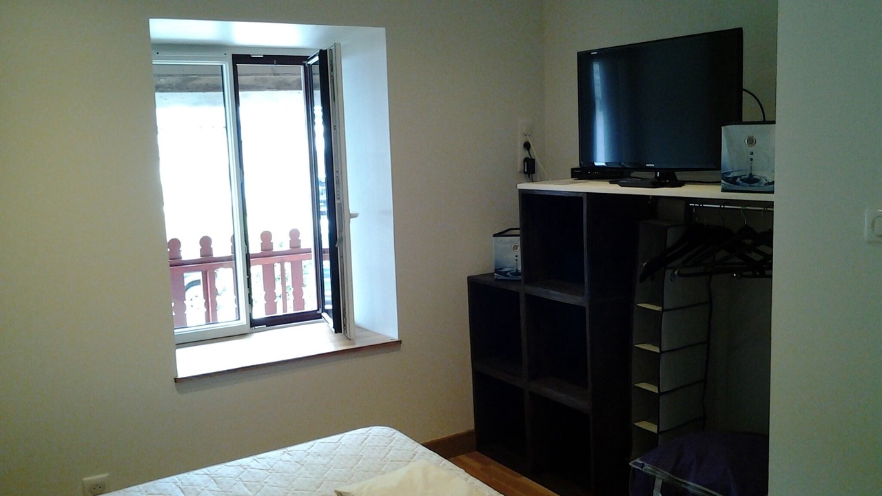 Photo of Bedroom in Louvie Juzon