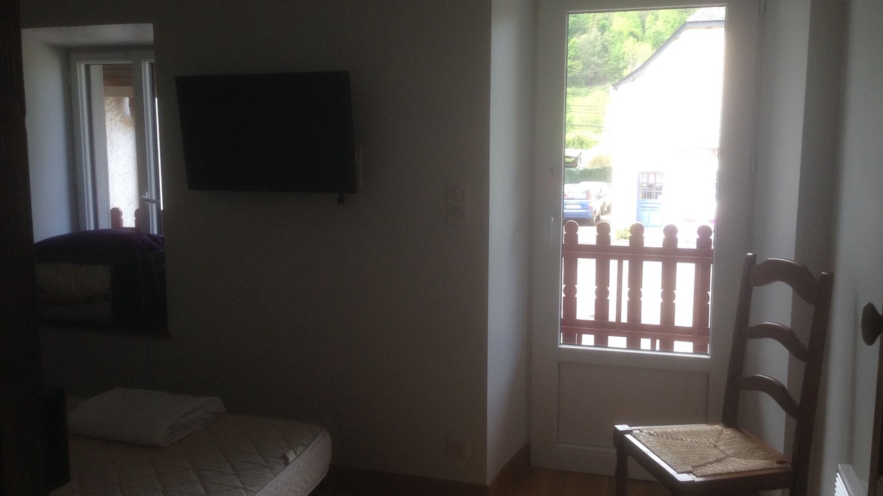 Photo of Bedroom in Louvie Juzon