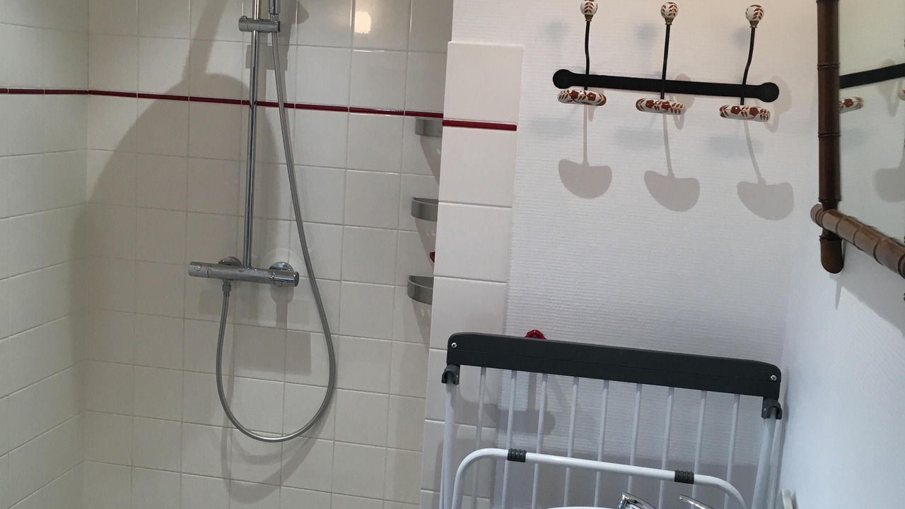Photo of Bathroom in Louvie Juzon