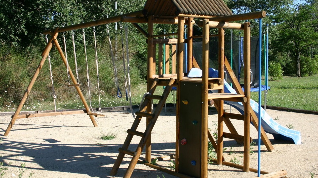 Photo of Others in Aups