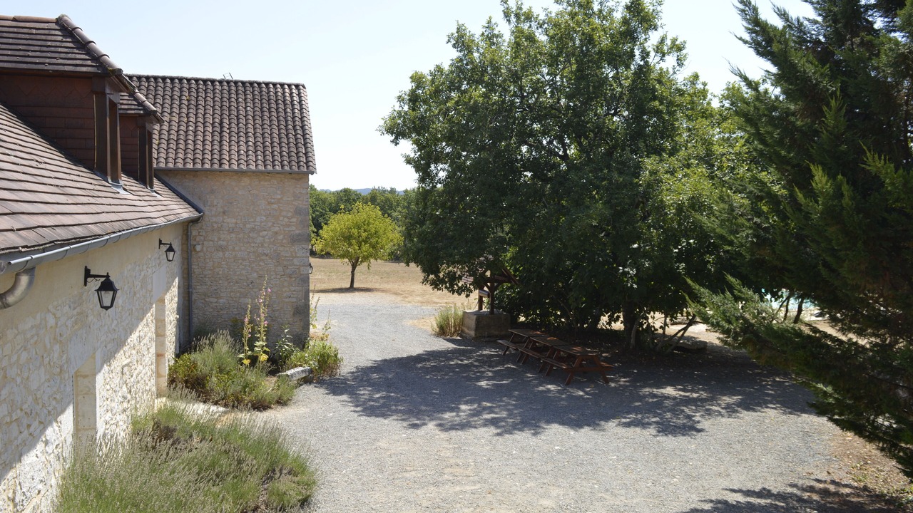Photo of Outdoor in Thenon