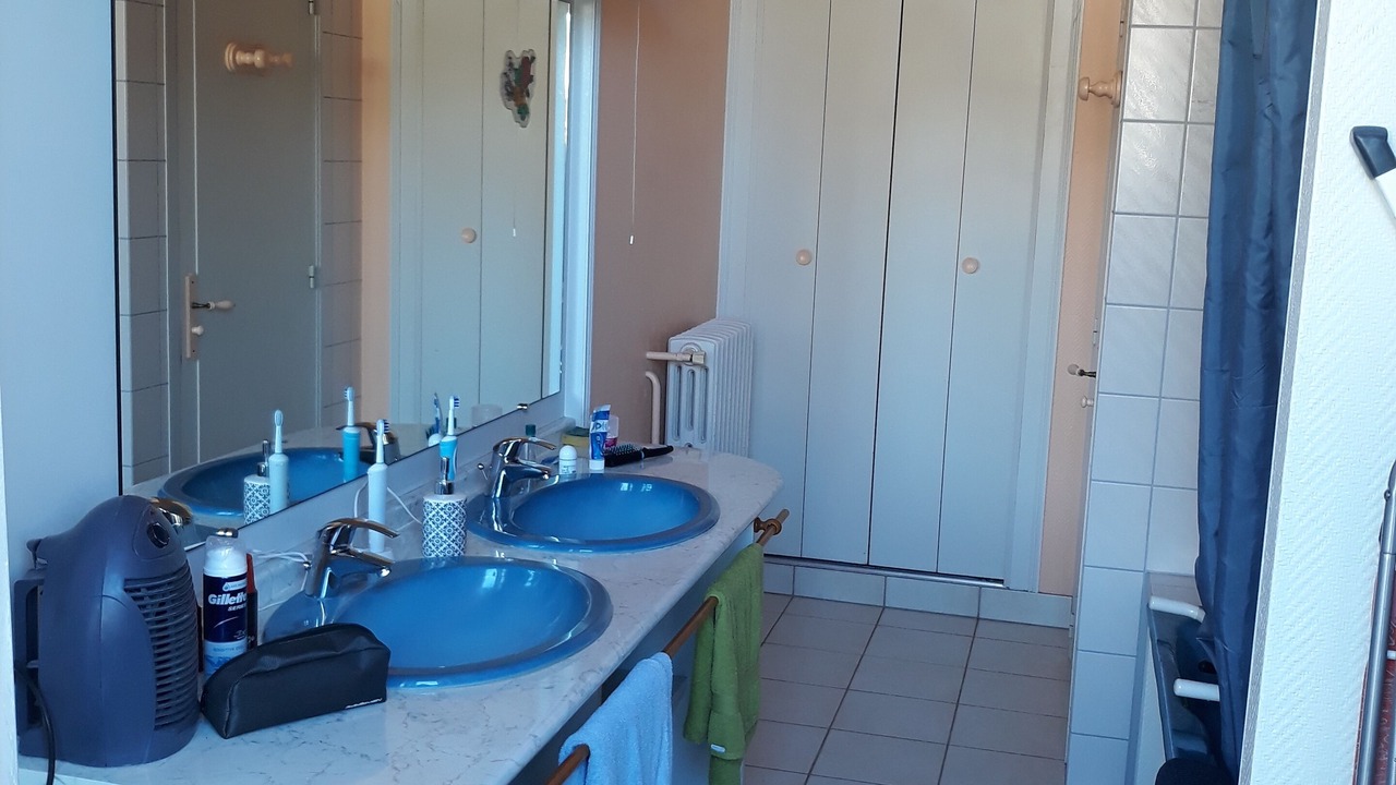 Photo of Bathroom in Chennegy