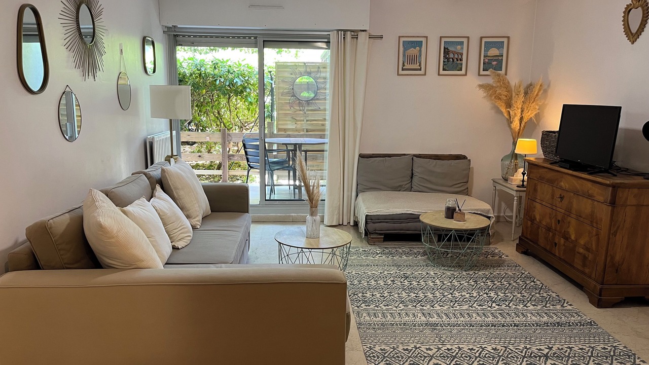 Photo of Livingroom in Nimes City Centre