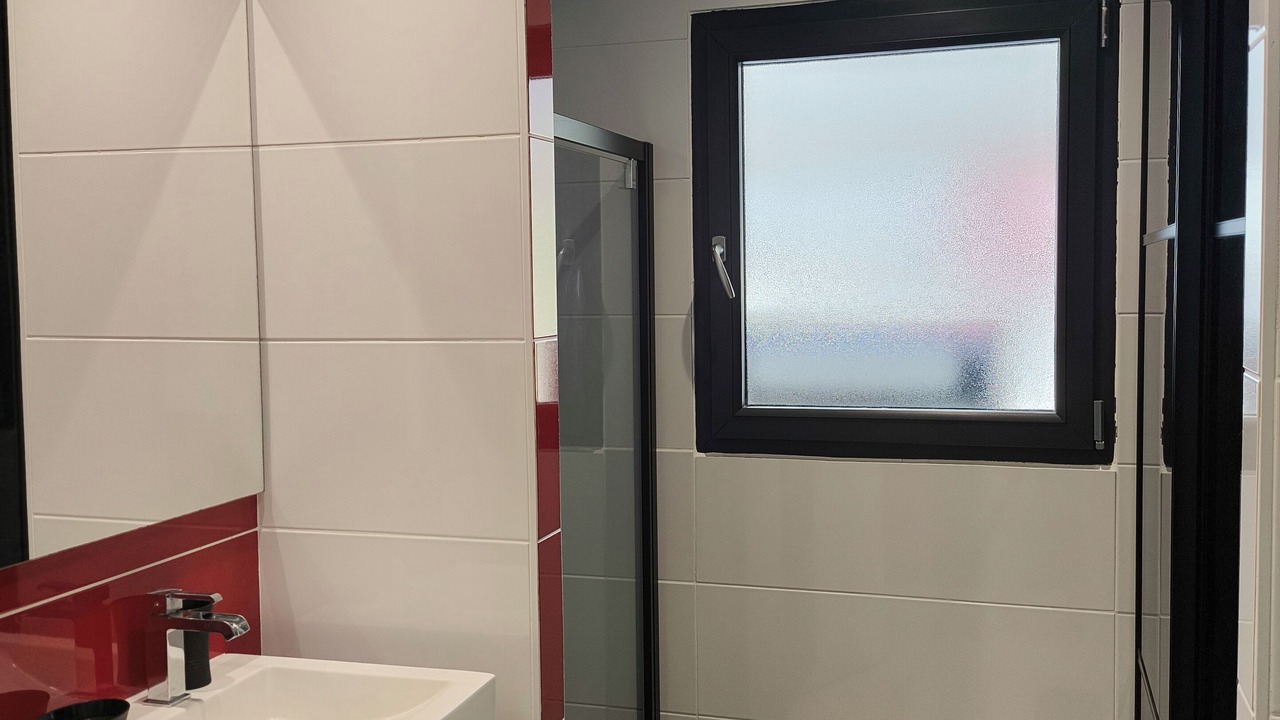 Photo of Bathroom in Poey-de-Lescar