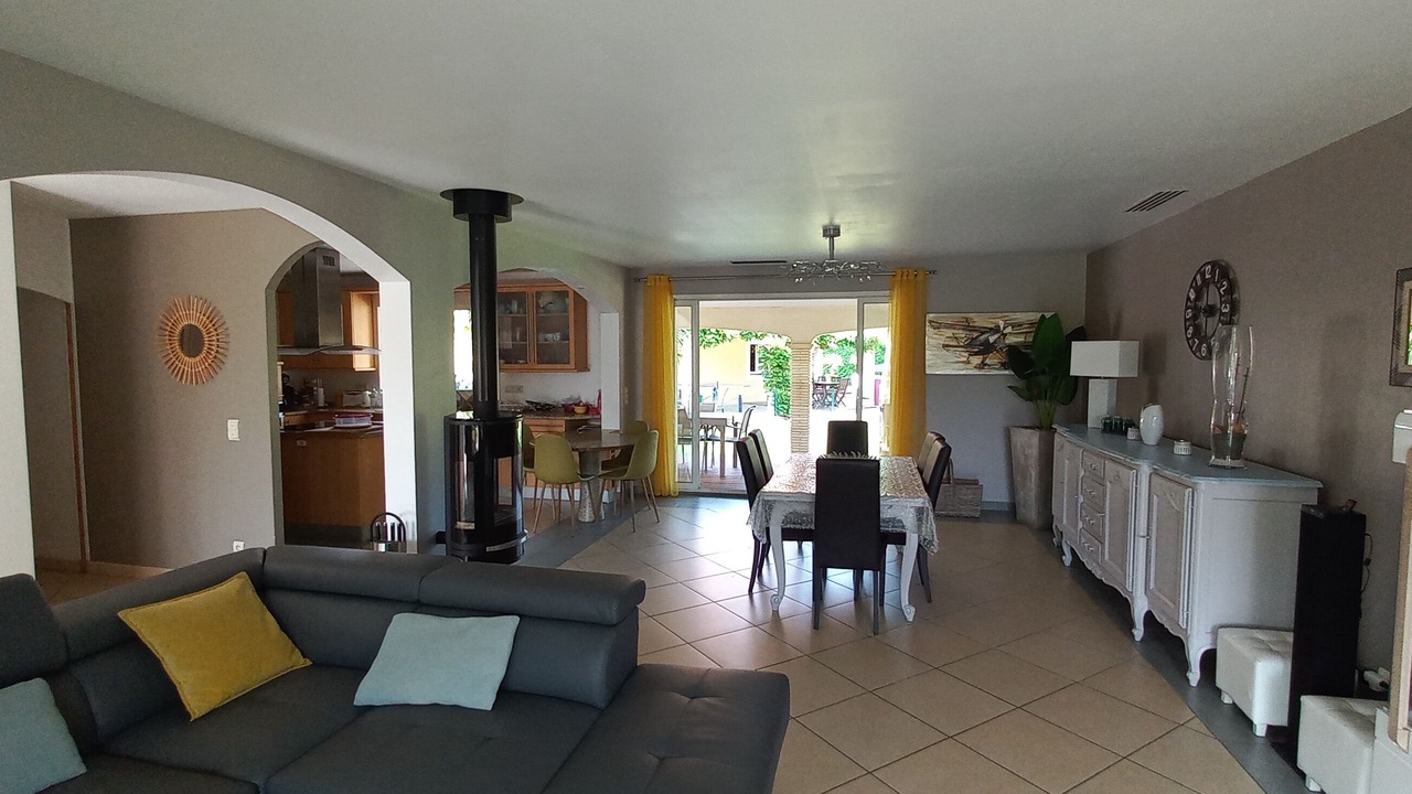 Photo of Livingroom in Uzein