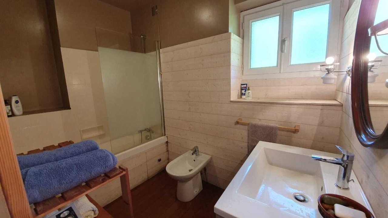 Photo of Bathroom in Estaing