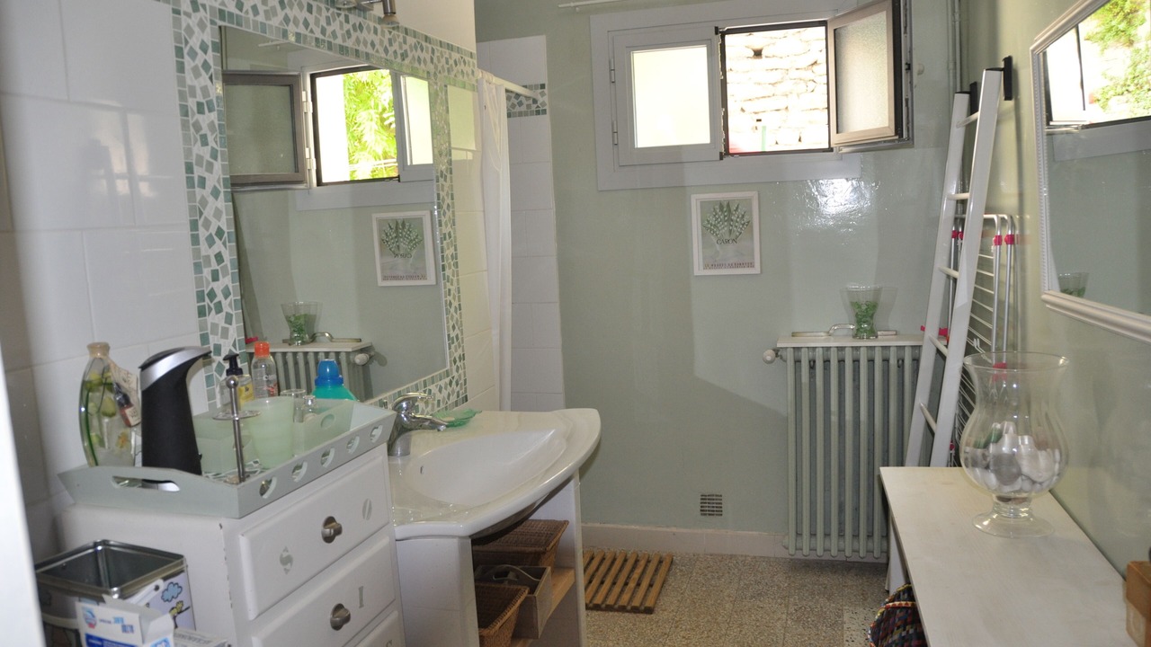 Photo of Bathroom in Uzes