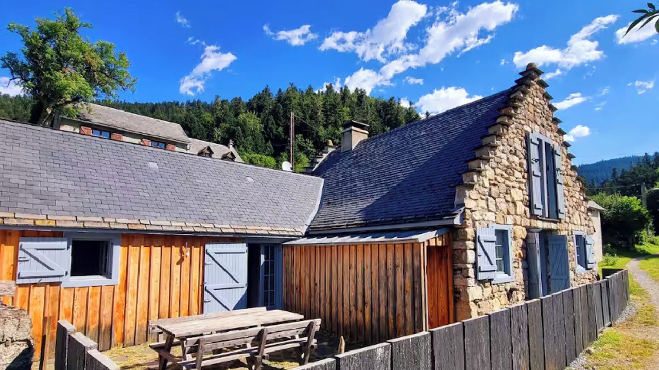 Photo of Outdoor in Campan
