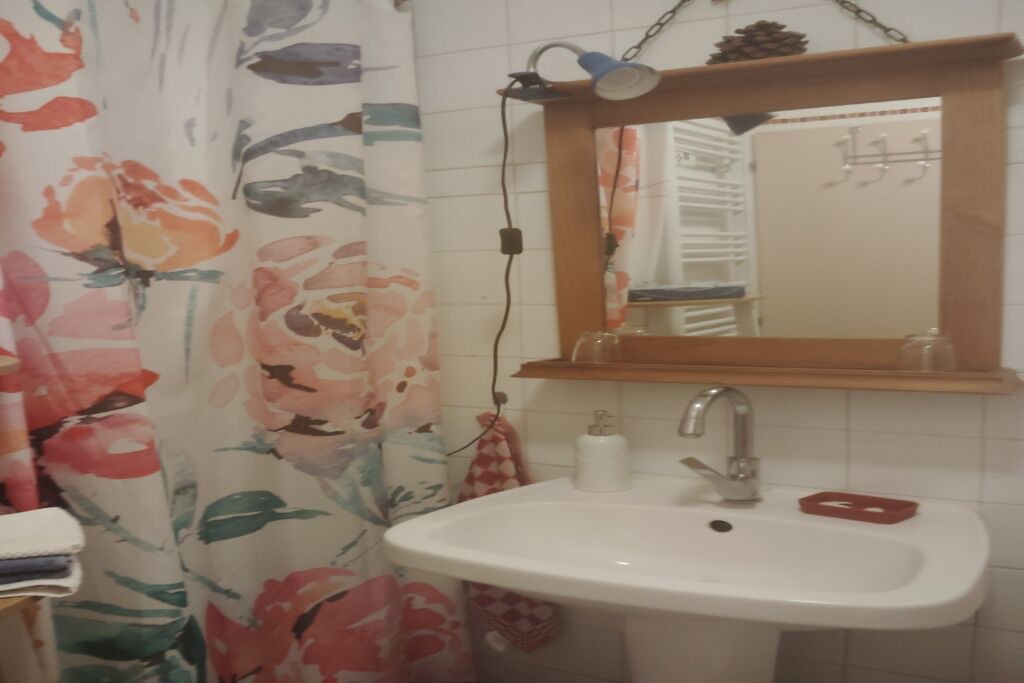 Photo of Bathroom in Rochefort-du-Gard