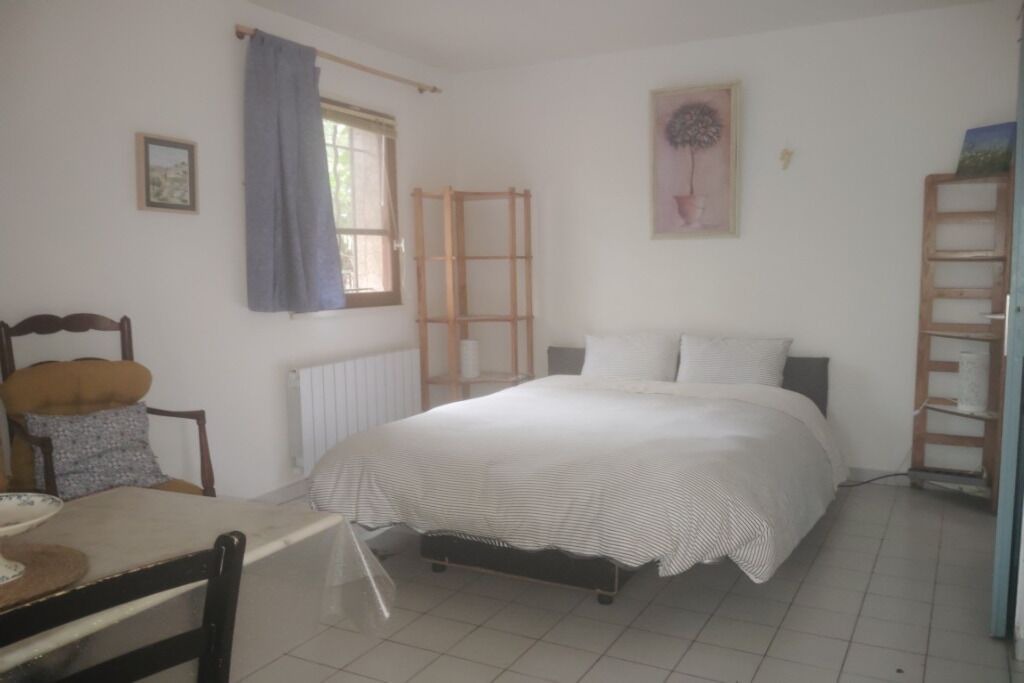 Photo of Bedroom in Rochefort-du-Gard