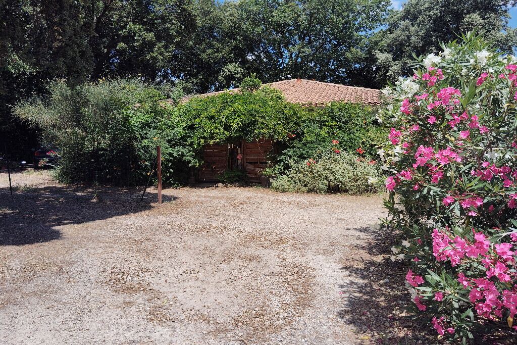 Photo of Outdoor in Rochefort-du-Gard