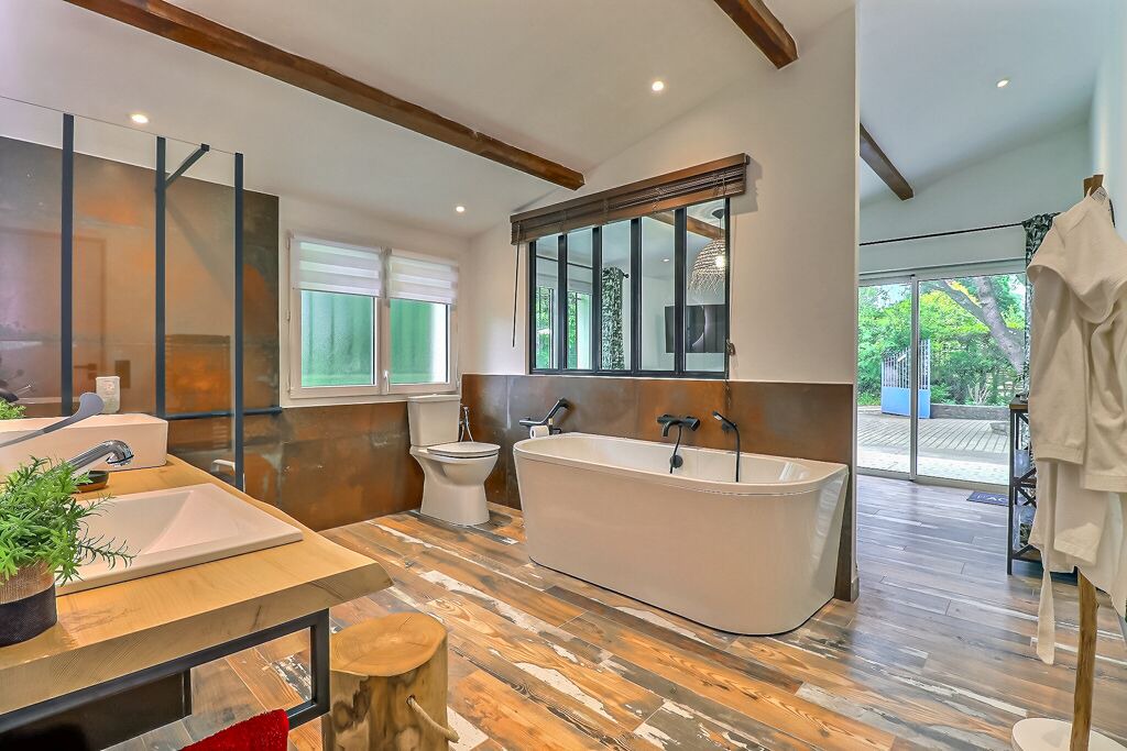 Photo of Bathroom in Comps