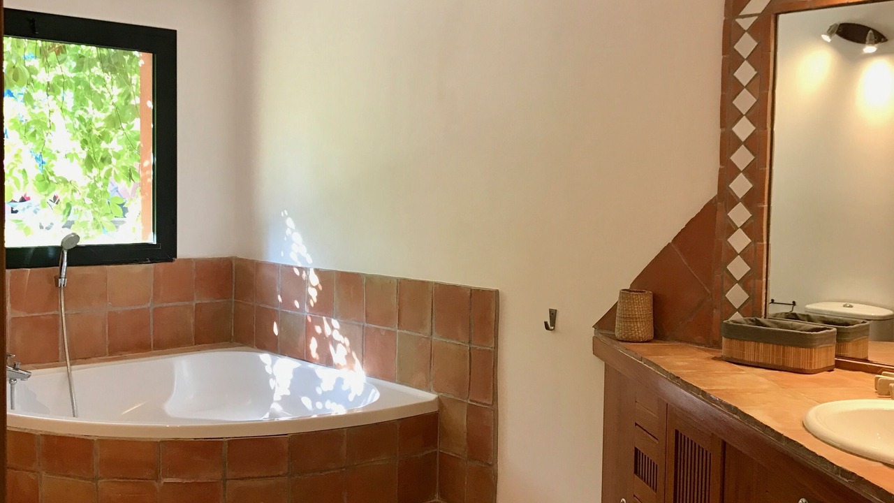 Photo of Bathroom in Cuers