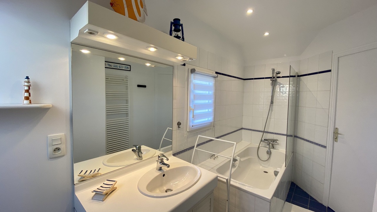Photo of Bathroom in La Richardais